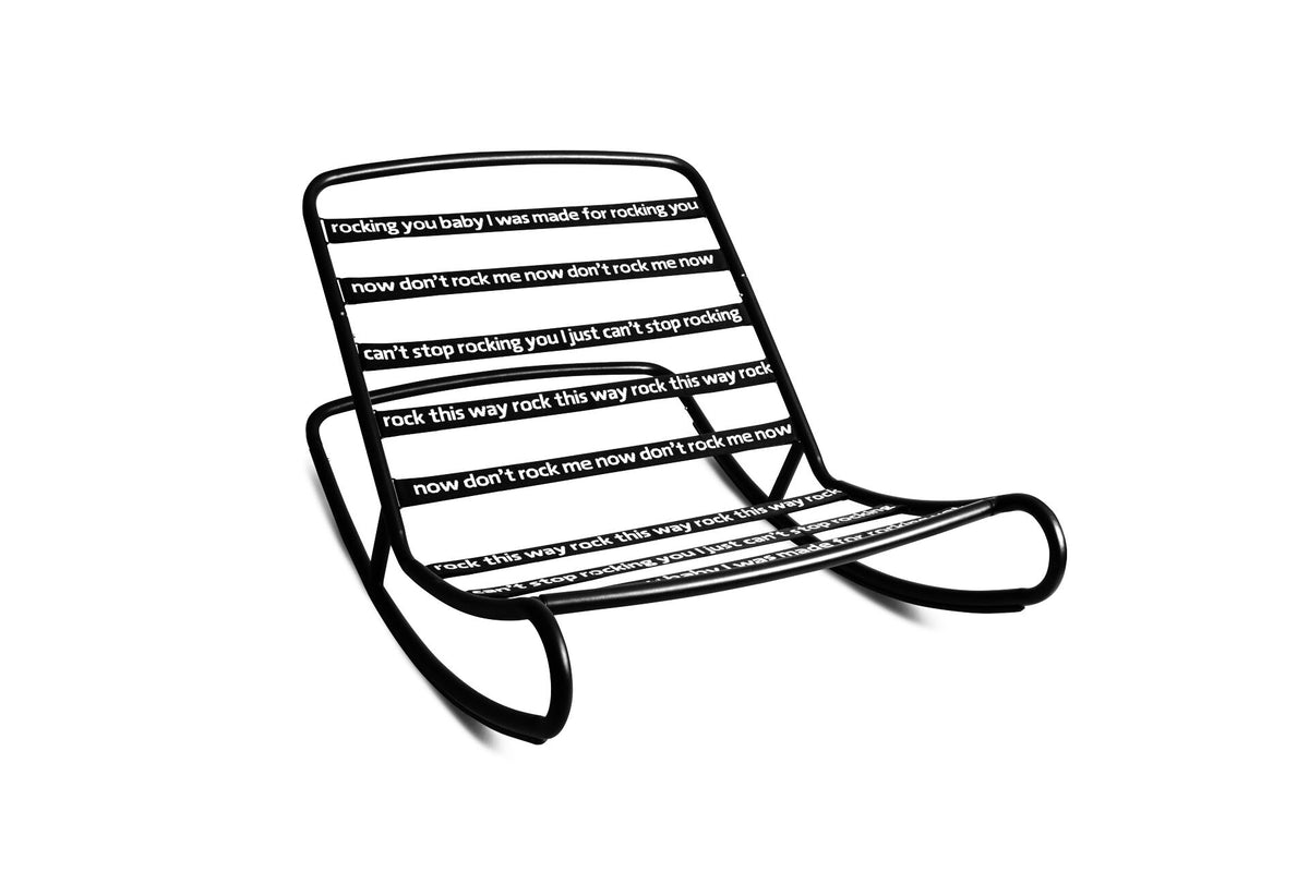 Fauteuil à bascule extérieur en métal noir avec coussin gris clair Rock'n Roll Combi - Fatboy - The Cool Republic