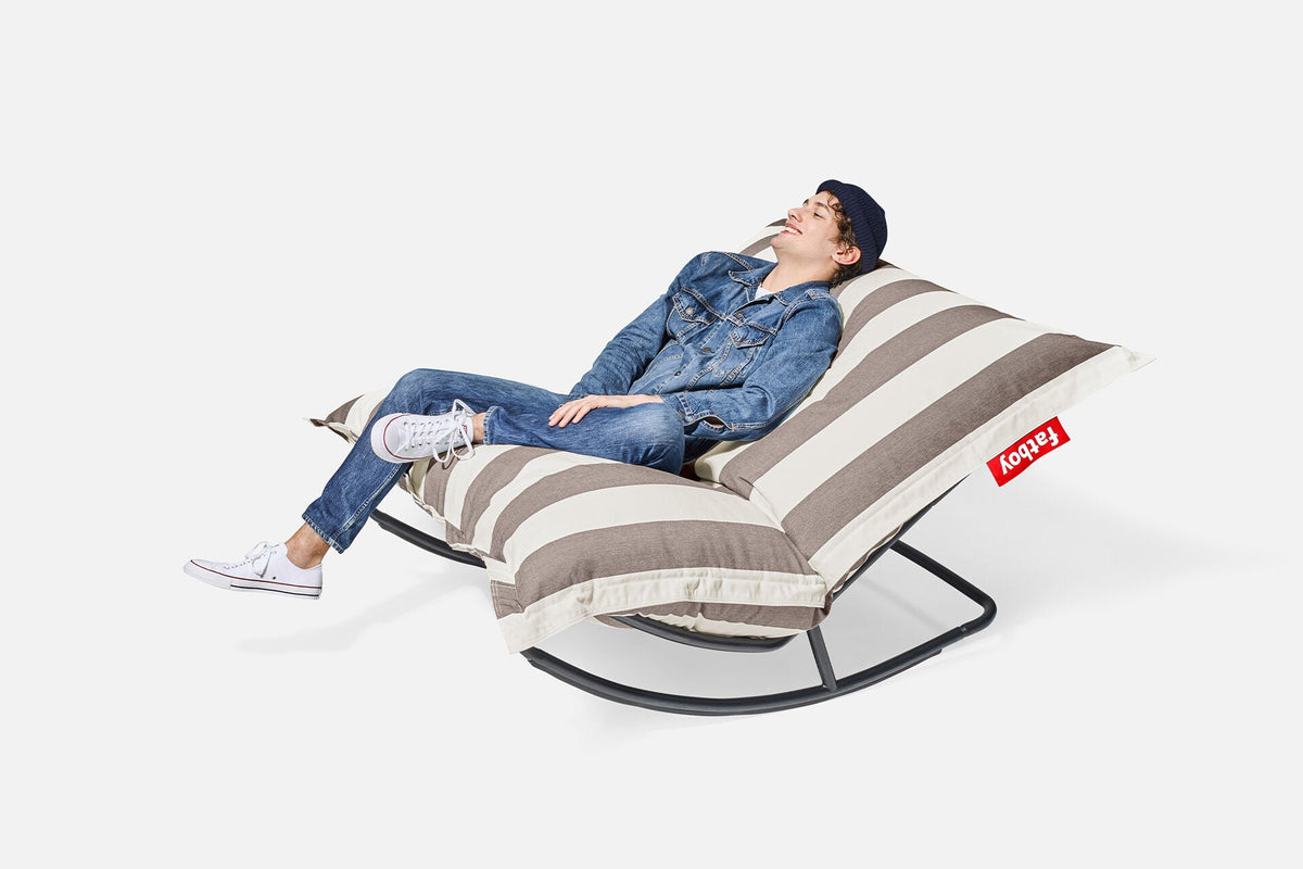Fauteuil à bascule extérieur en métal noir avec coussin rayé marron cacao crème Rock 'n Roll Combi - Fatboy - The Cool Republic