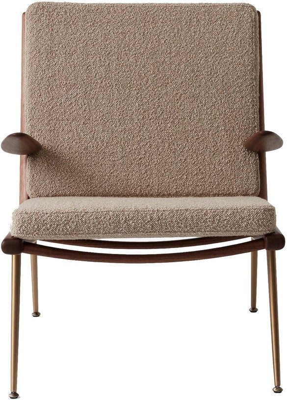 Fauteuil avec accoudoirs en noyer Karakorum 003 HM2 Boomerang - &tradition - The Cool Republic