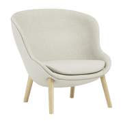 Fauteuil bas en chêne et tissu beige Hyg - Normann Copenhagen - The Cool Republic