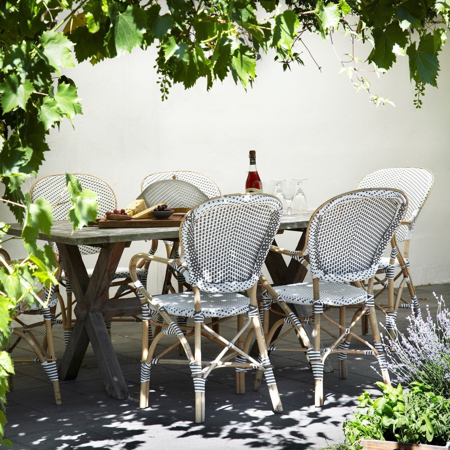 Fauteuil bistrot marron Isabelle - Sika Design - The Cool Republic