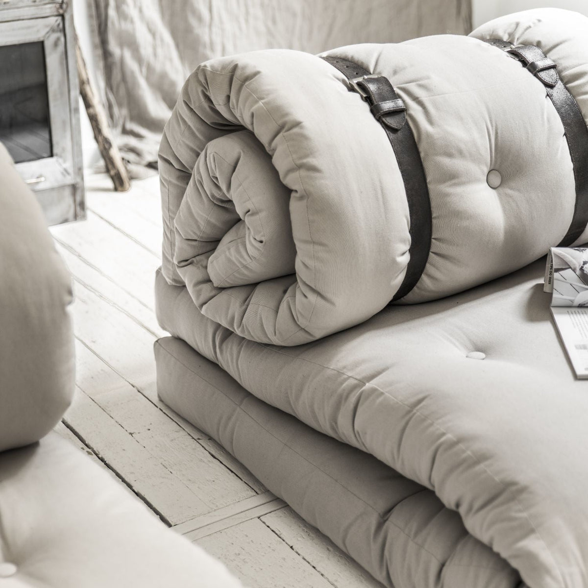 Fauteuil convertible en lit de jour beige Buckle-Up - Karup Design - The Cool Republic