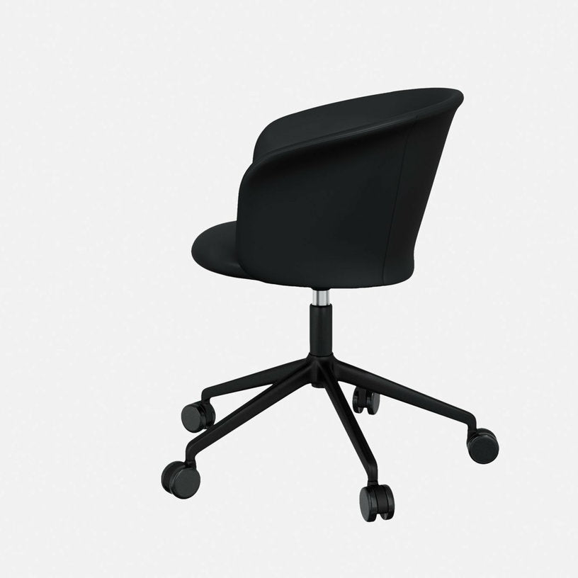 Fauteuil de bureau en cuir noir et piètement noir à roulettes Kendo - Hem - The Cool Republic