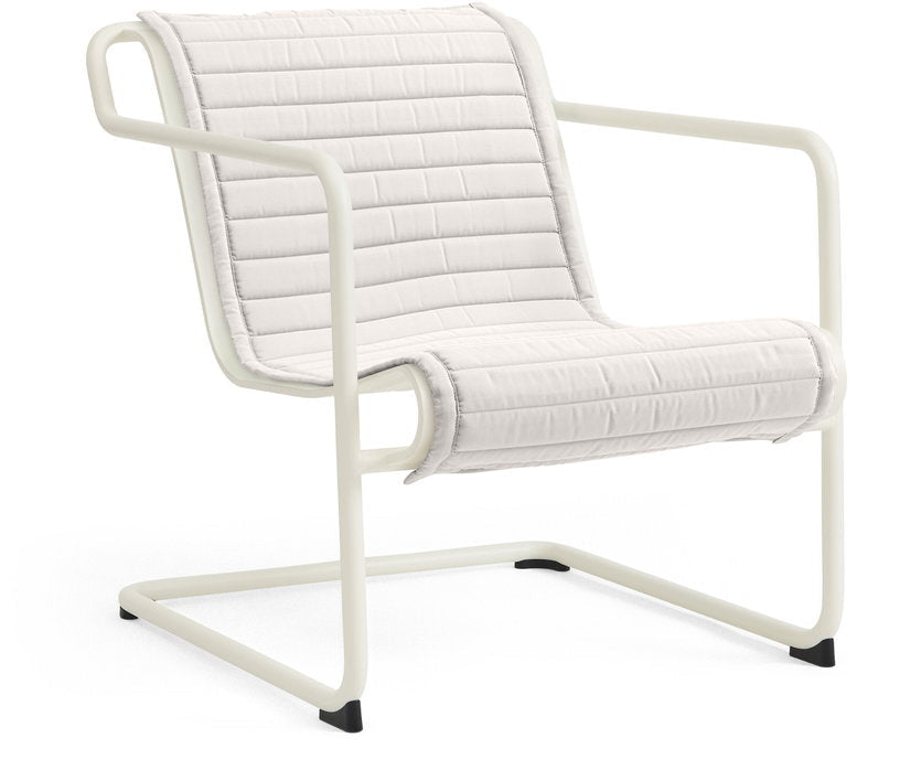 Fauteuil de jardin avec accoudoirs en acier blanc crème Palissade - HAY - The Cool Republic