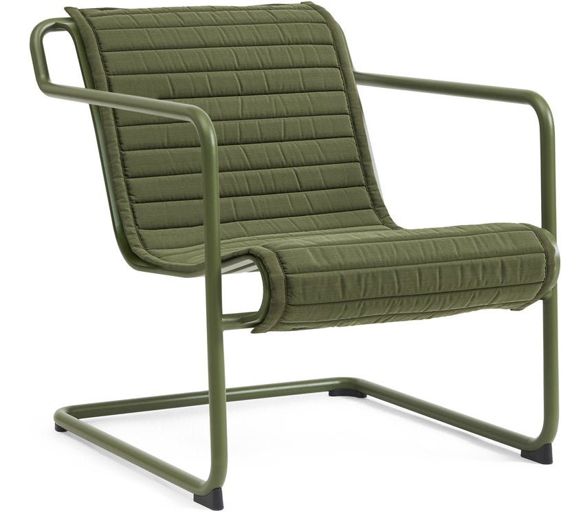 Fauteuil de jardin avec accoudoirs en acier vert olive Palissade - HAY - The Cool Republic