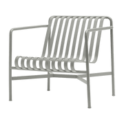 Fauteuil de jardin lounge en métal gris Palissade - HAY - The Cool Republic