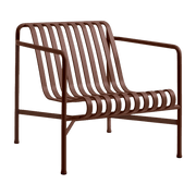 Fauteuil de jardin lounge en métal rouge Palissade - HAY - The Cool Republic
