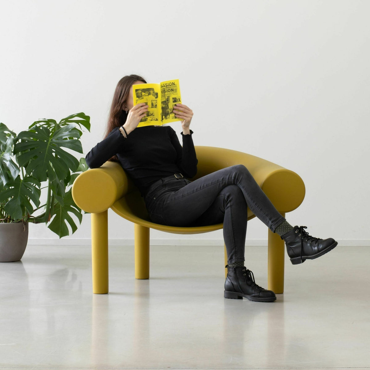 Fauteuil d'extérieur anthracite Sam Son - Magis - The Cool Republic