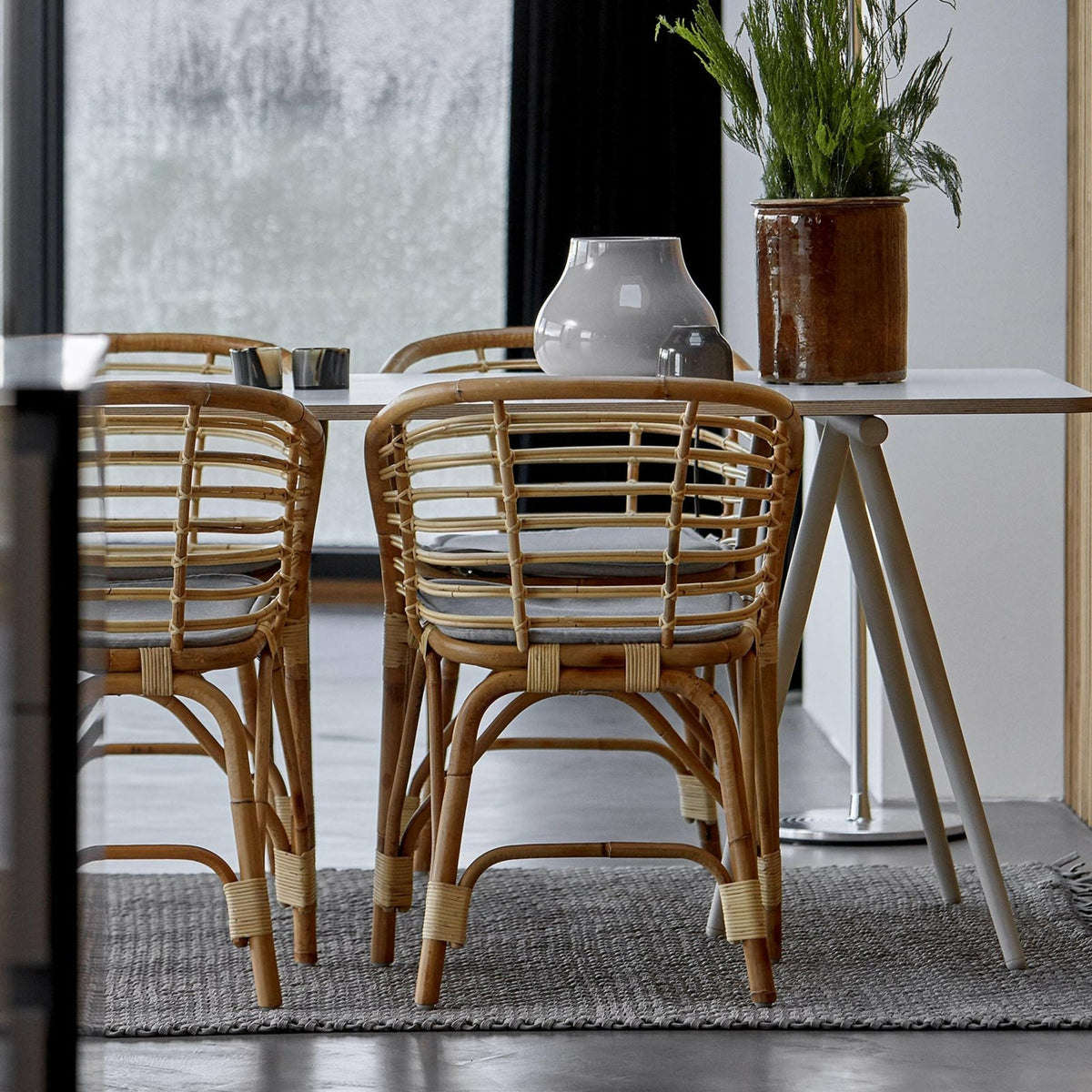 Fauteuil d'intérieur en rotin naturel Blend - Cane-Line - The Cool Republic