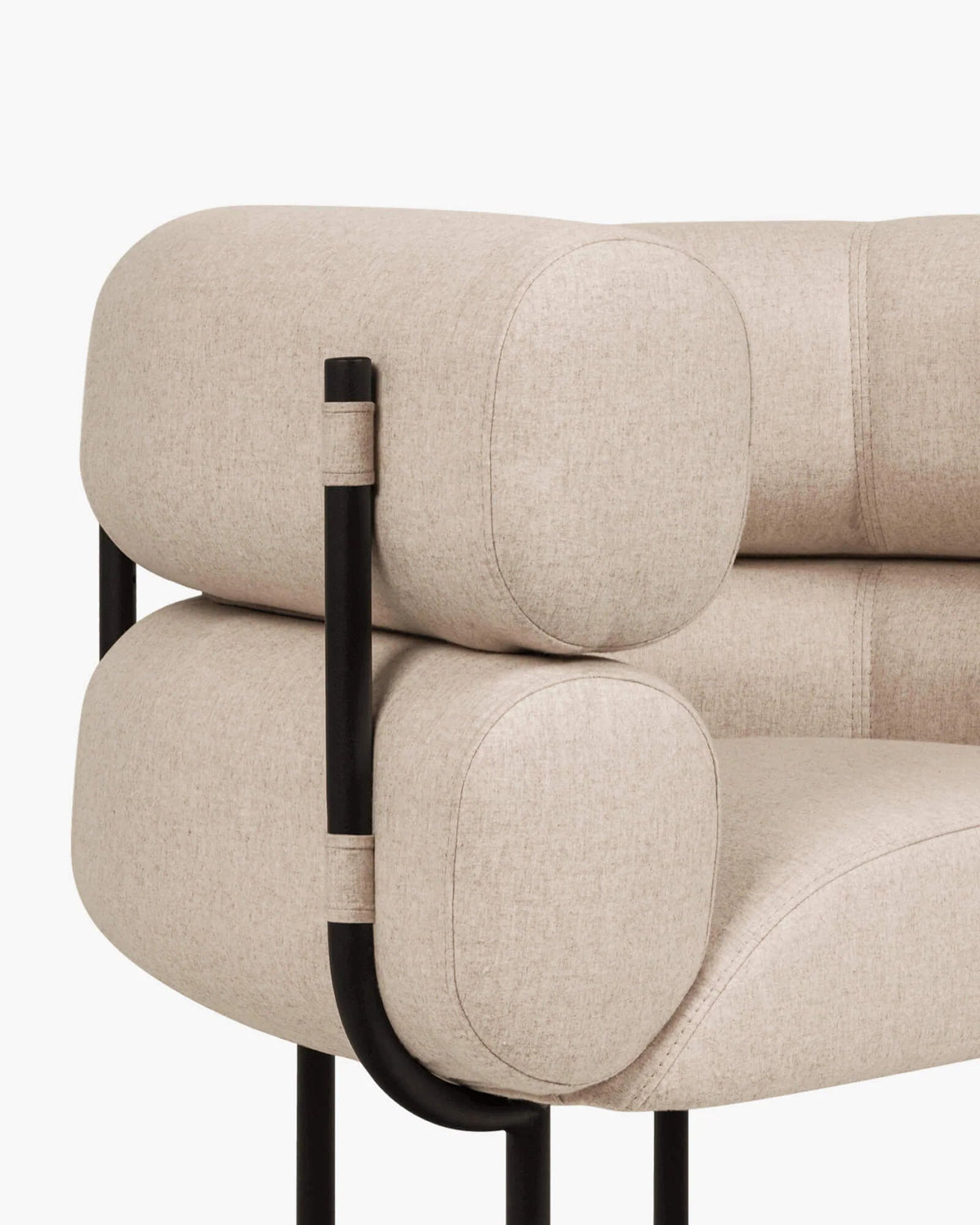 Fauteuil en acier et laine bouclé beige 71,2cm Ubi Mini - noo.ma - The Cool Republic