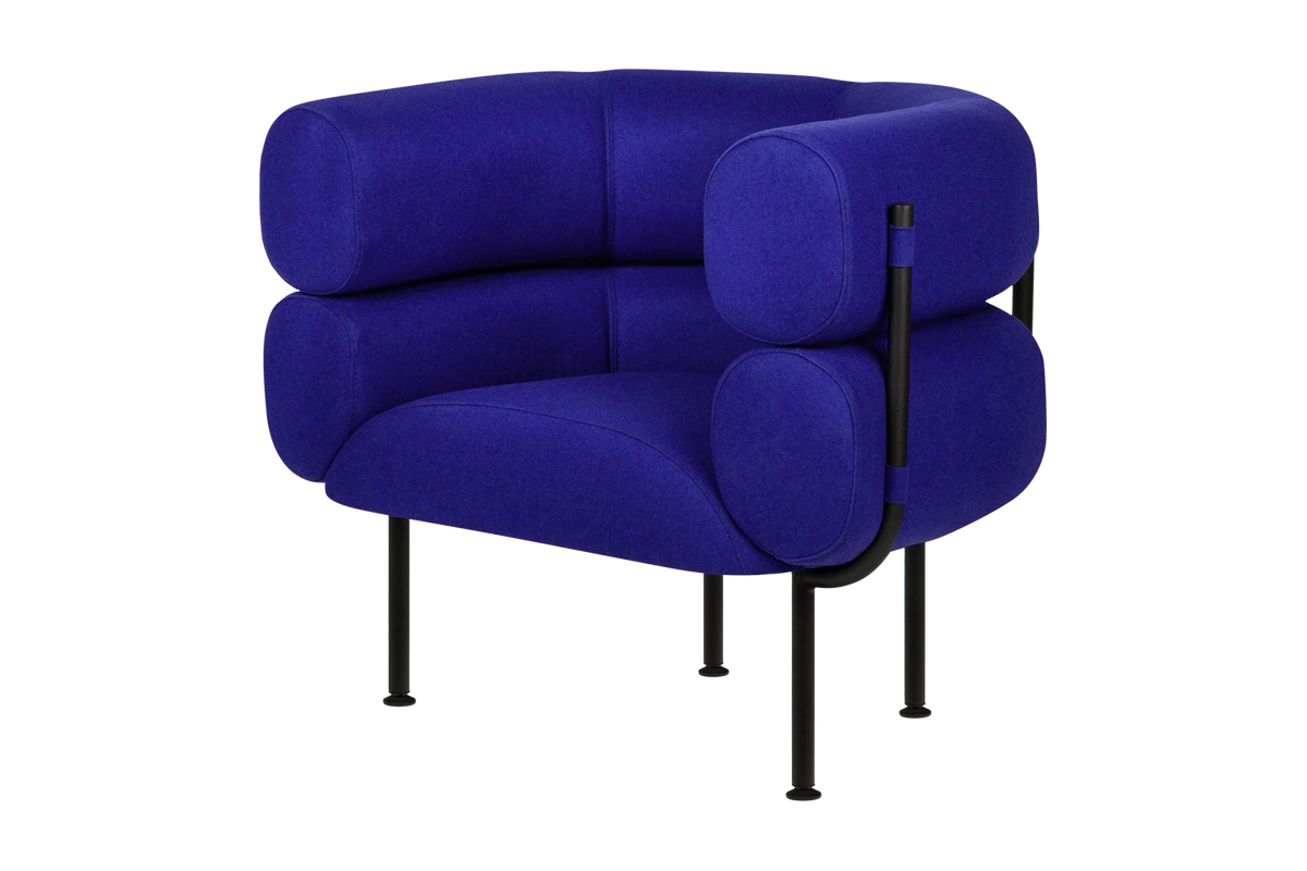 Fauteuil en acier et laine bouclé bleu myrtille 71,2cm Ubi Mini - noo.ma - The Cool Republic
