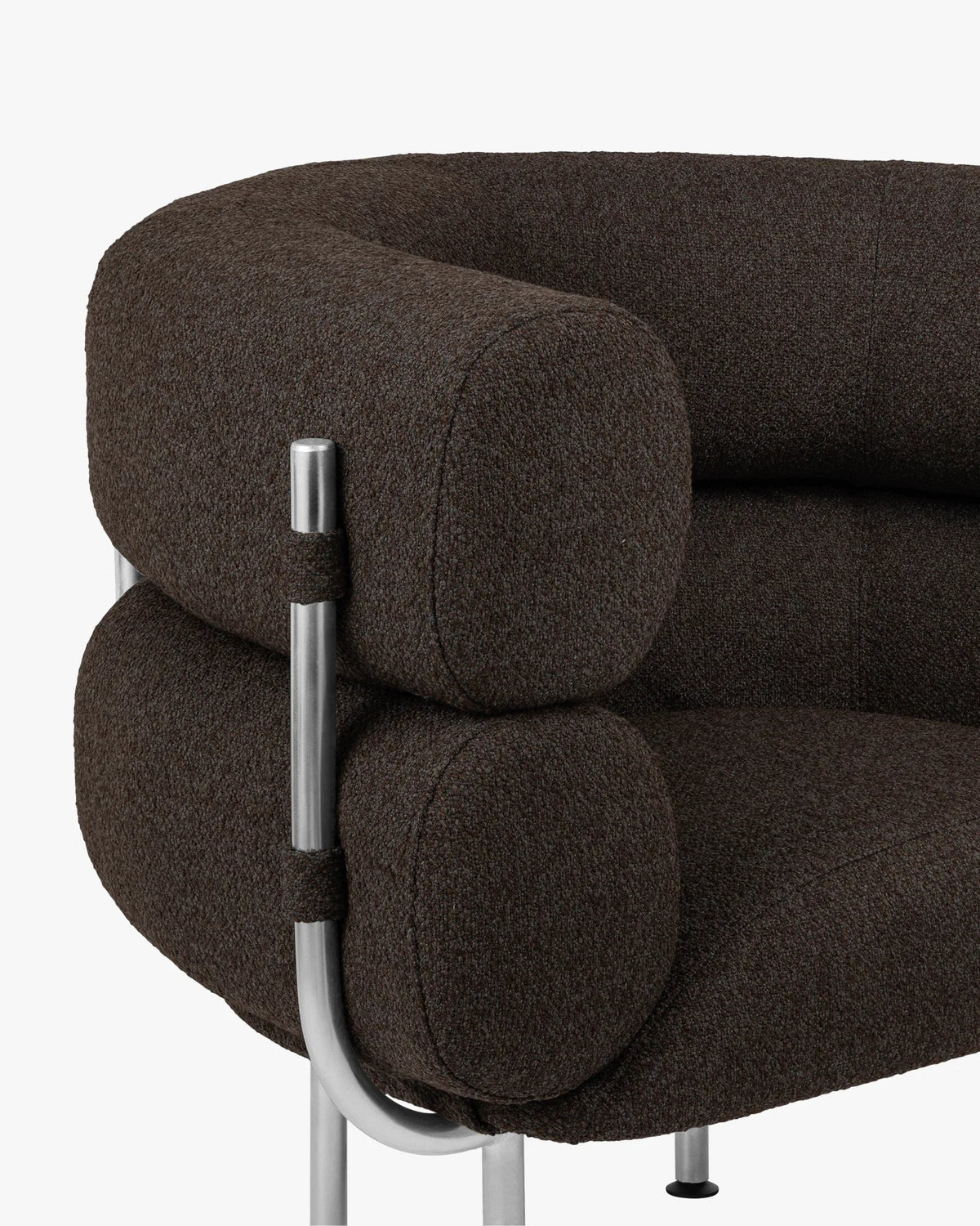 Fauteuil en acier et laine bouclé chocolat 71,2cm Ubi Mini - noo.ma - The Cool Republic