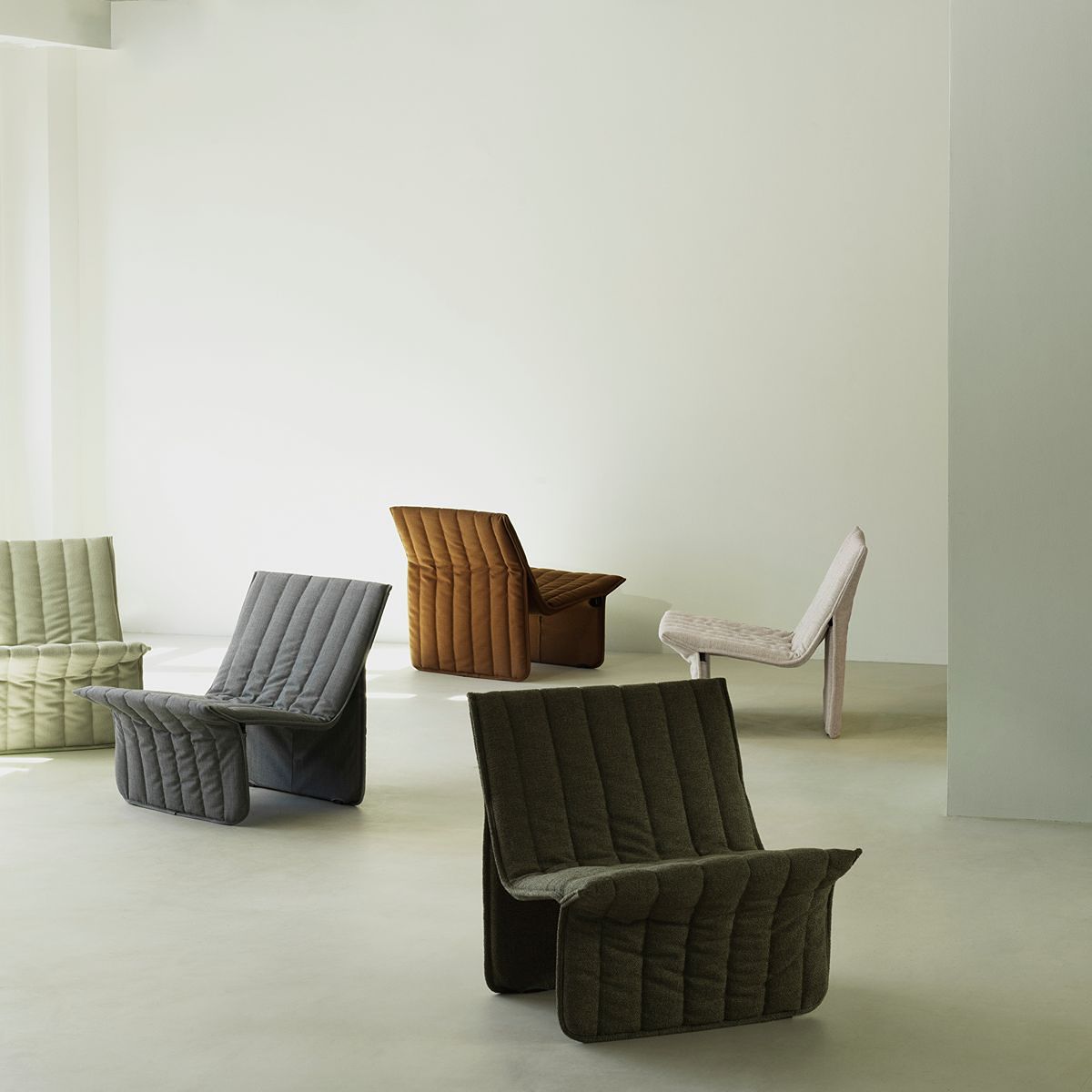 Fauteuil en acier et tissu gris 70x68cm Limit - Normann Copehagen - The Cool Republic