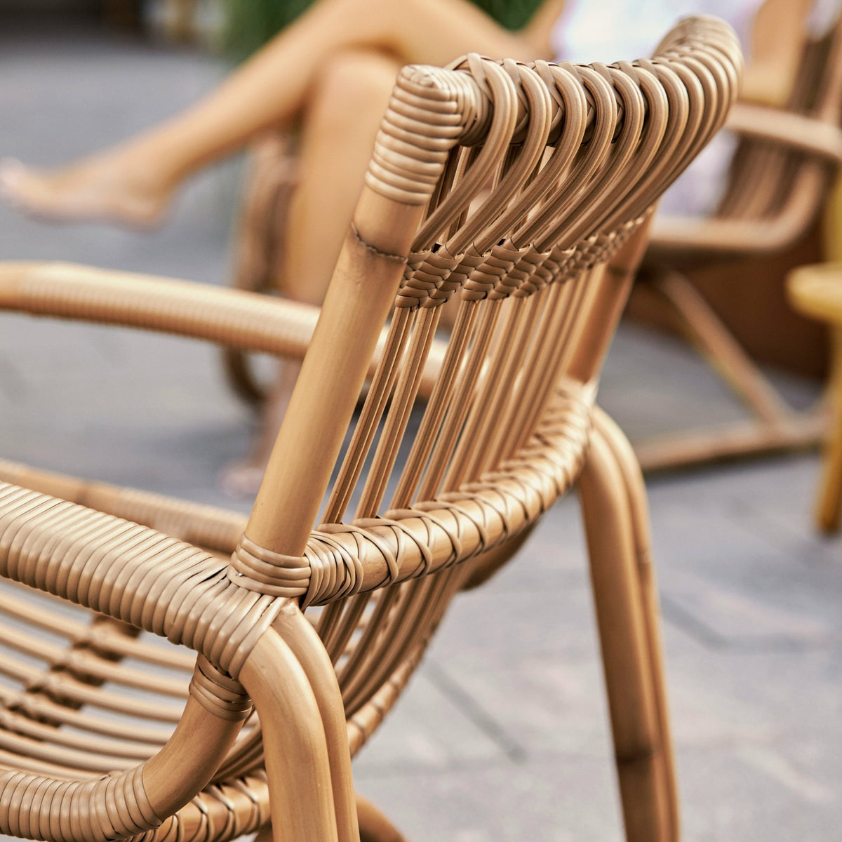 Fauteuil en aluminium et cannage naturel Curve - Cane-Line - The Cool Republic