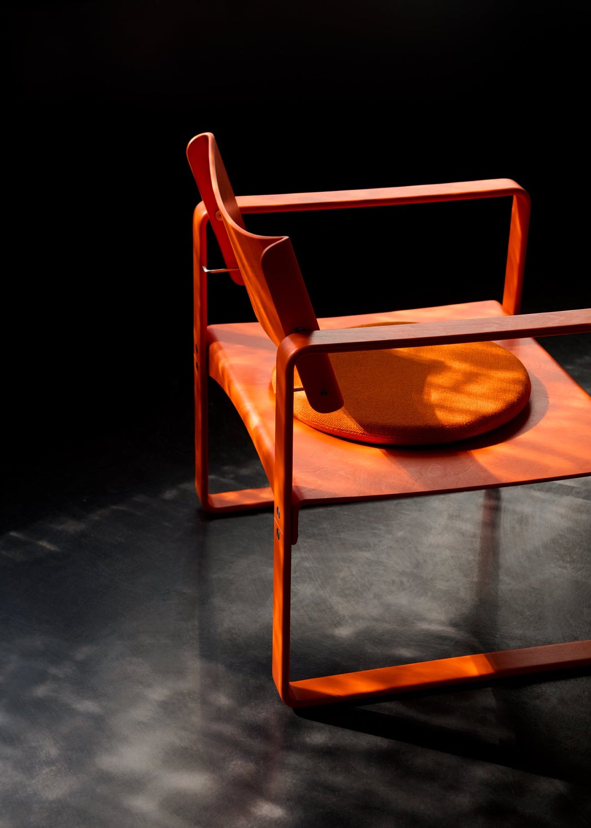 Fauteuil en bouleau laqué orange 65,5x60x74cm 270F - Verpan - The Cool Republic