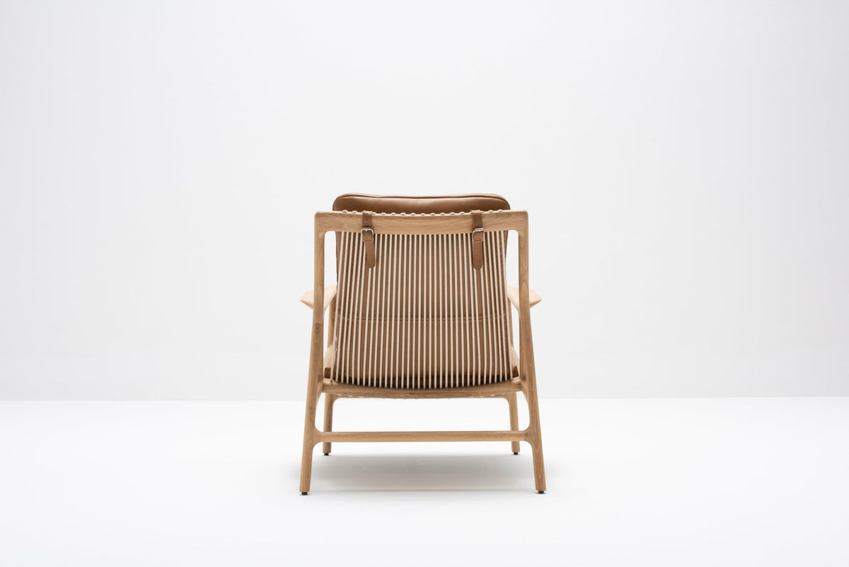 Fauteuil en chêne et cuir nature Dedo easy chair - Gazzda - The Cool Republic