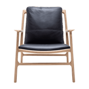 Fauteuil en chêne et cuir noir Dedo easy chair - Gazzda - The Cool Republic