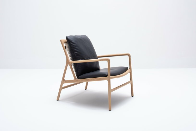 Fauteuil en chêne et cuir noir Dedo easy chair - Gazzda - The Cool Republic