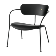 Fauteuil en chêne et cuir noir finition laiton AV6 Pavilion - &tradition - The Cool Republic