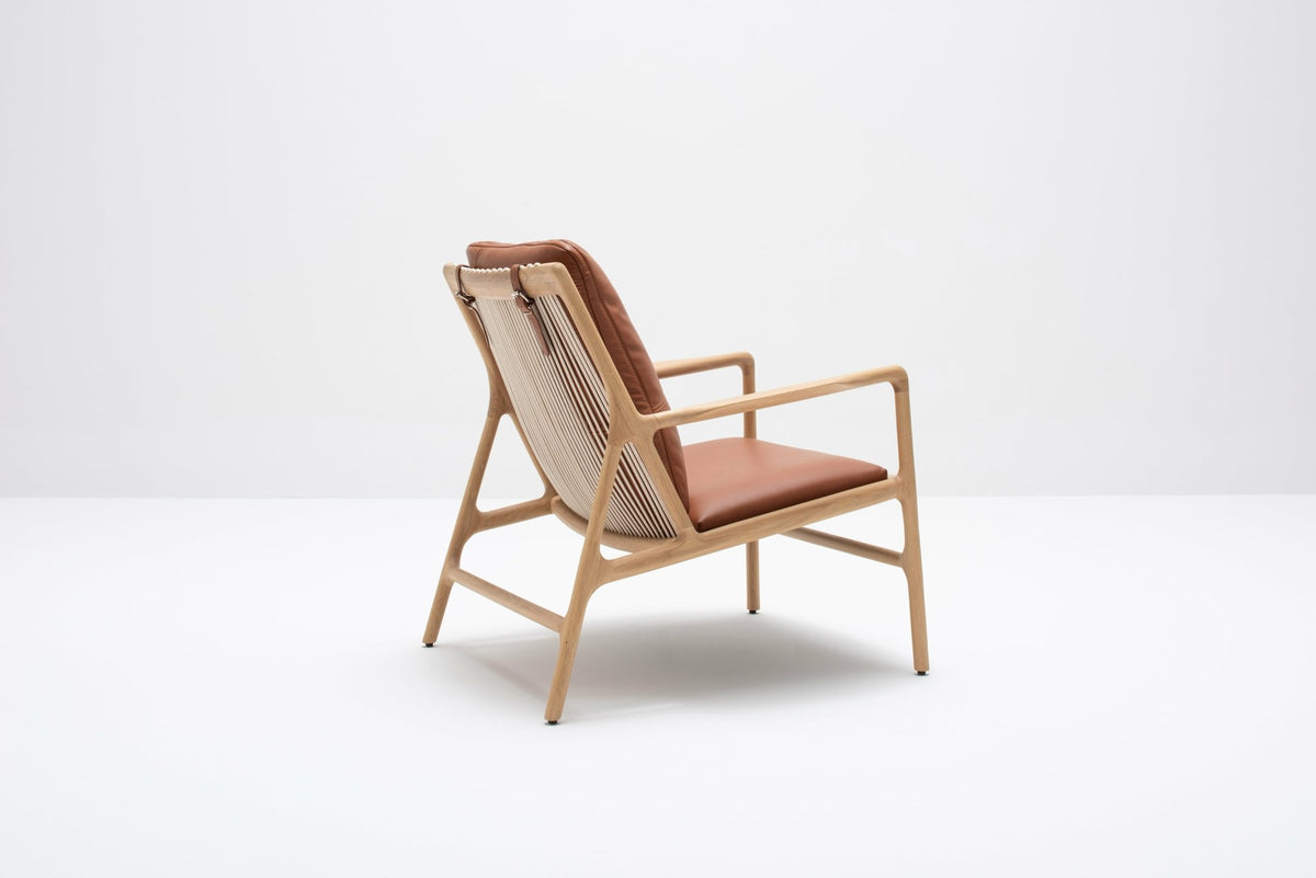 Fauteuil en chêne et cuir whisky Dedo easy chair - Gazzda - The Cool Republic