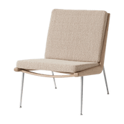 Fauteuil en chêne et tissu Karakorum 003 à piètement acier Boomerang HM1 - &tradition - The Cool Republic