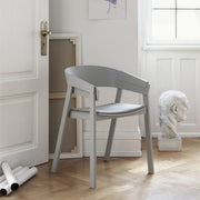 Fauteuil en chêne gris et assise textile Cover - Muuto - The Cool Republic