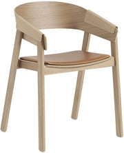 Fauteuil en chêne naturel et assise en cuir Cover - Muuto - The Cool Republic