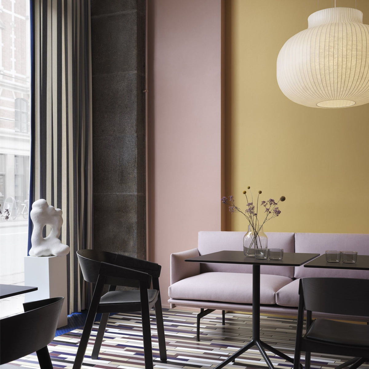 Fauteuil en chêne noir Cover - Muuto - The Cool Republic