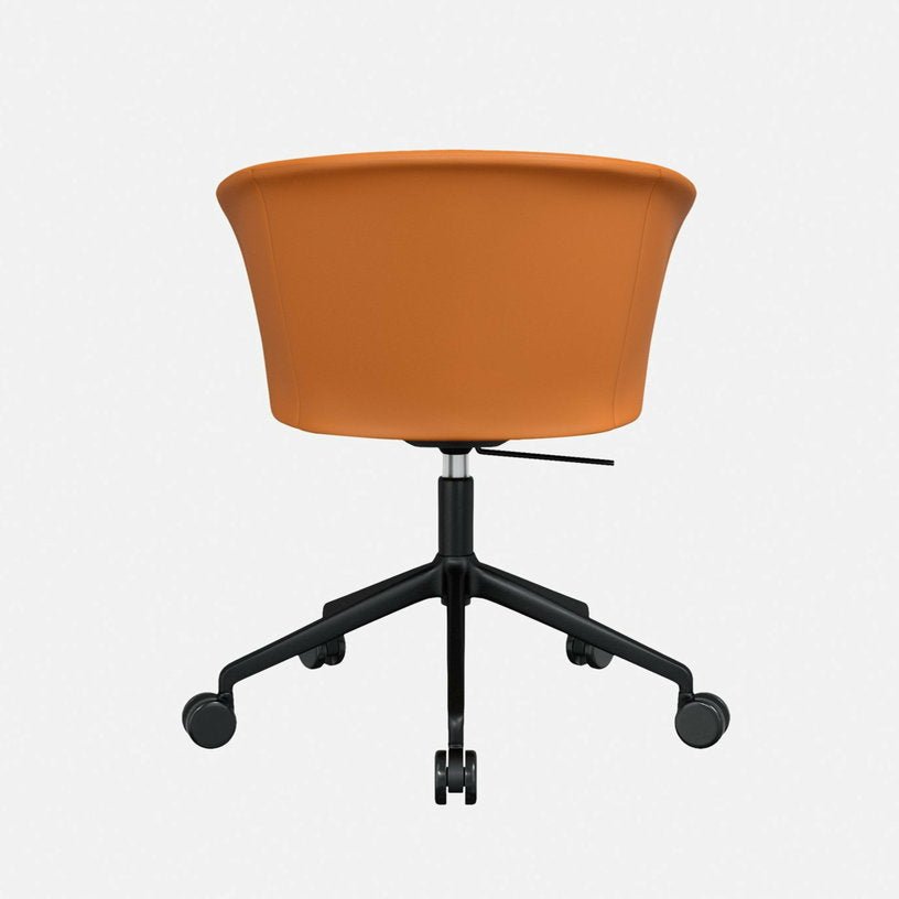 Fauteuil en cuir marron et piètement noir à roulettes Kendo - Hem - The Cool Republic