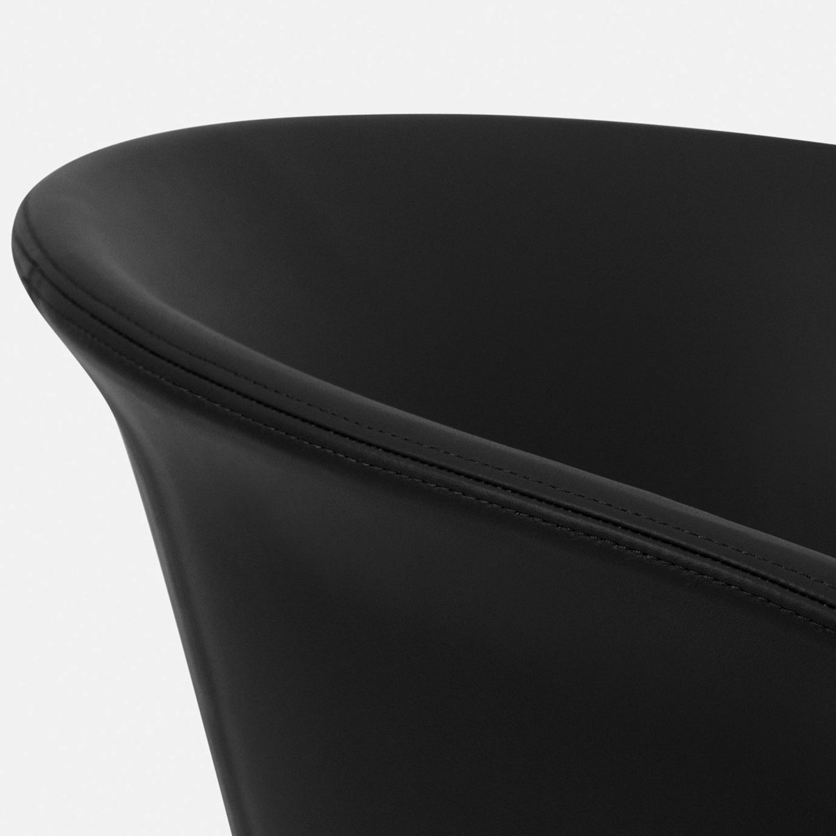 Fauteuil en cuir noir et piètement argenté à roulettes Kendo - Hem - The Cool Republic