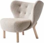 Fauteuil en laine beige et pieds en chêne naturel Little Petra VB1 - &tradition - The Cool Republic