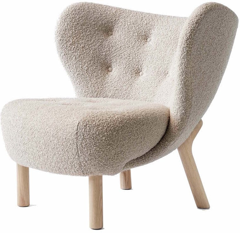 Fauteuil en laine beige et pieds en chêne naturel Little Petra VB1 - &tradition - The Cool Republic