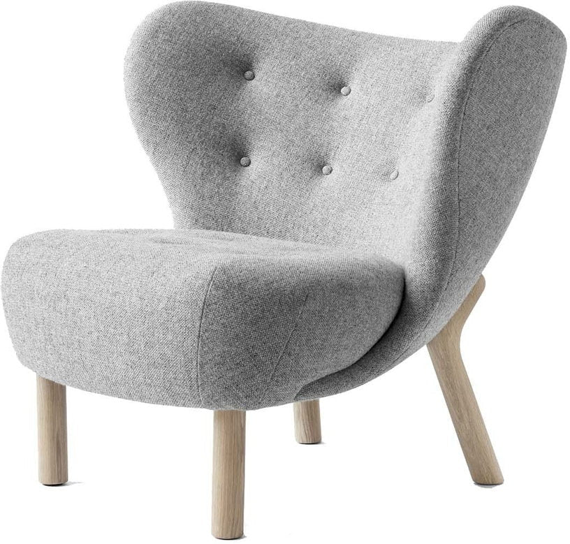 Fauteuil en laine gris et pieds en chêne naturel Little Petra - &tradition - The Cool Republic