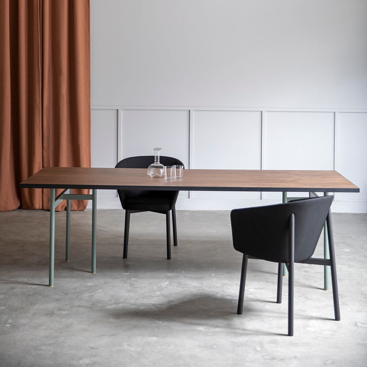 Fauteuil en laine noir Résidence - Kann Design - The Cool Republic