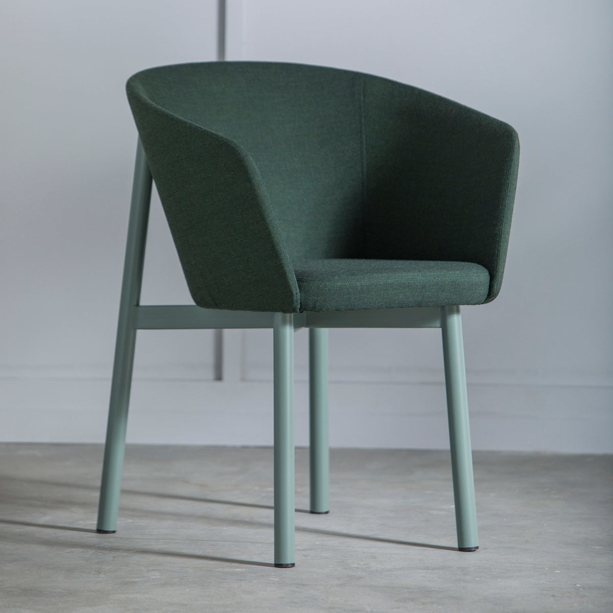 Fauteuil en laine vert Résidence - Kann Design - The Cool Republic