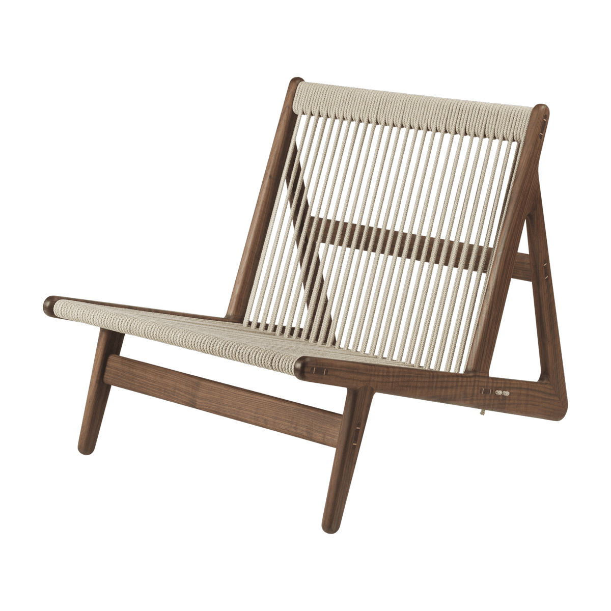 Fauteuil en noyer massif MR01 - Gubi - The Cool Republic