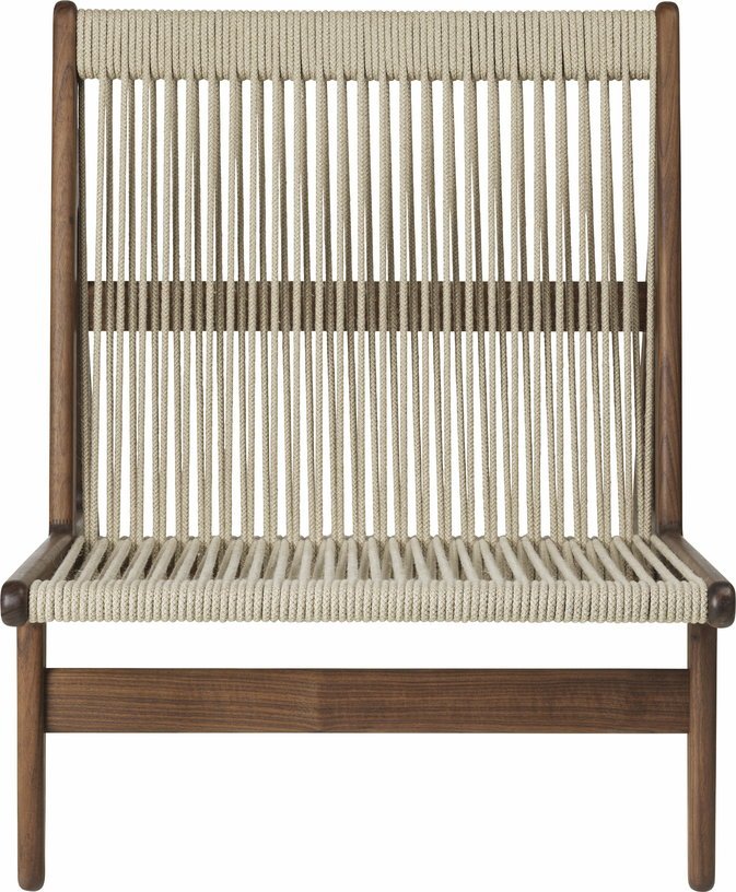 Fauteuil en noyer massif MR01 - Gubi - The Cool Republic