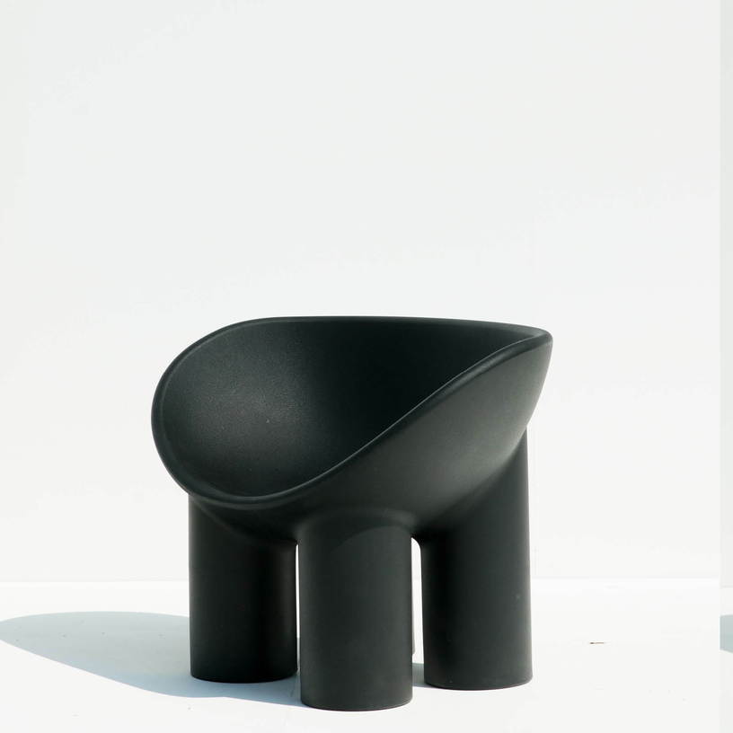 Fauteuil en polyéthylène charbon Roly Poly - Driade - The Cool Republic