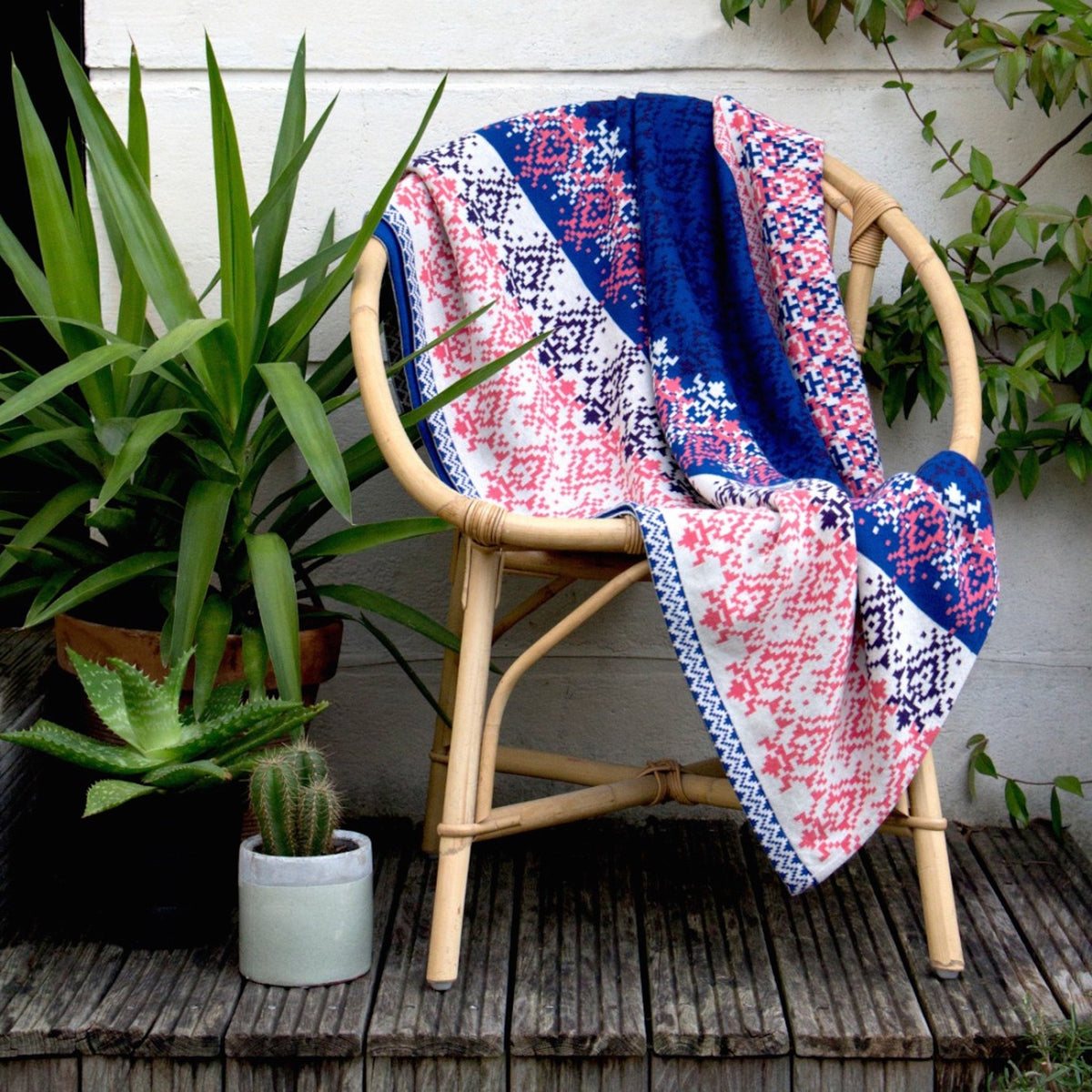 Fauteuil en rotin naturel Bruno - KOK - The Cool Republic