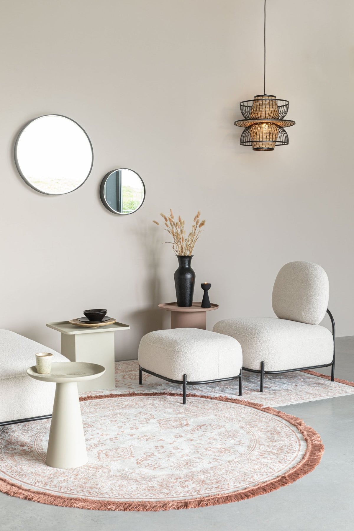 Fauteuil en tissu bouclé beige 71,5x125cm Holly - The Cool Republic - The Cool Republic