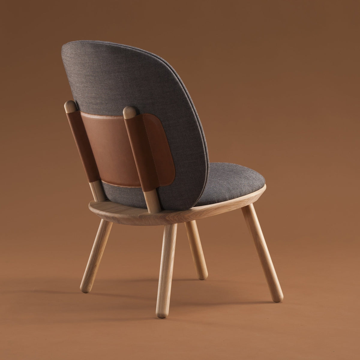 Fauteuil en tissu gris Naïve - EMKO - The Cool Republic