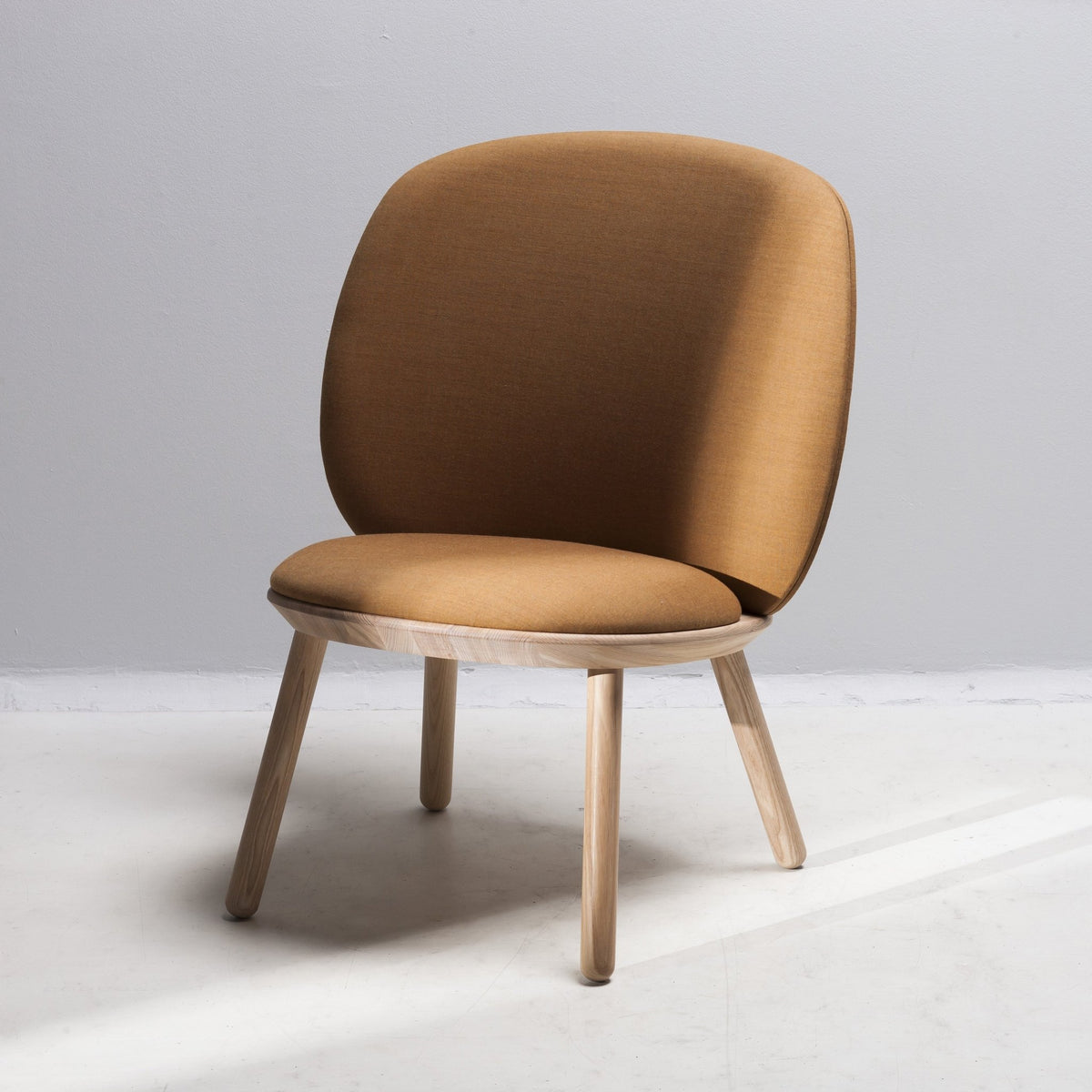 Fauteuil en tissu jaune Naïve - EMKO - The Cool Republic
