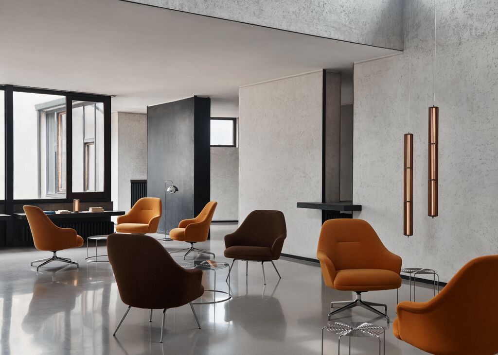 Fauteuil en tissu orange Gentle 0443 et acier chromé Rely HW139 - &tradition - The Cool Republic