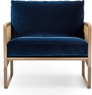 Fauteuil en velours bleu marine et en chêne Cannage - RED Edition - The Cool Republic