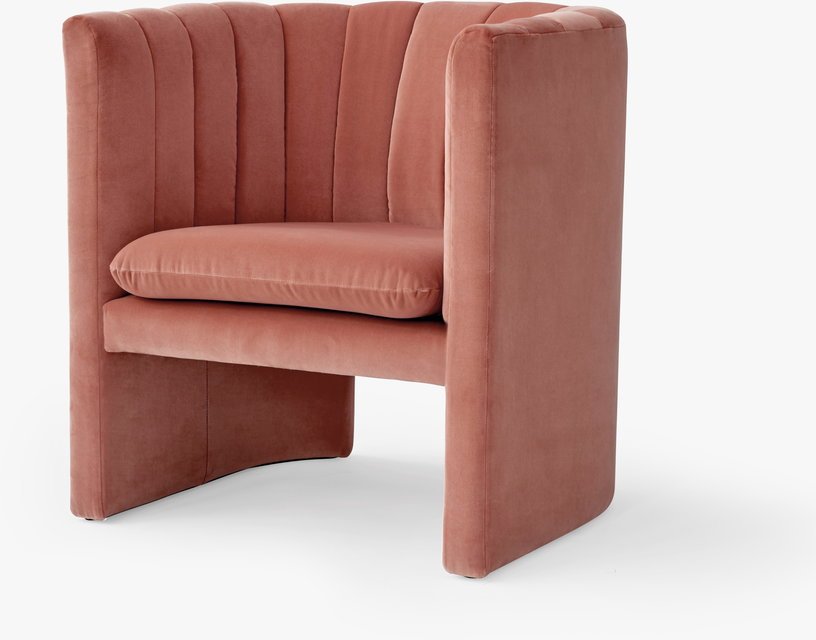 Fauteuil en velours rose Loafer - &tradition - The Cool Republic