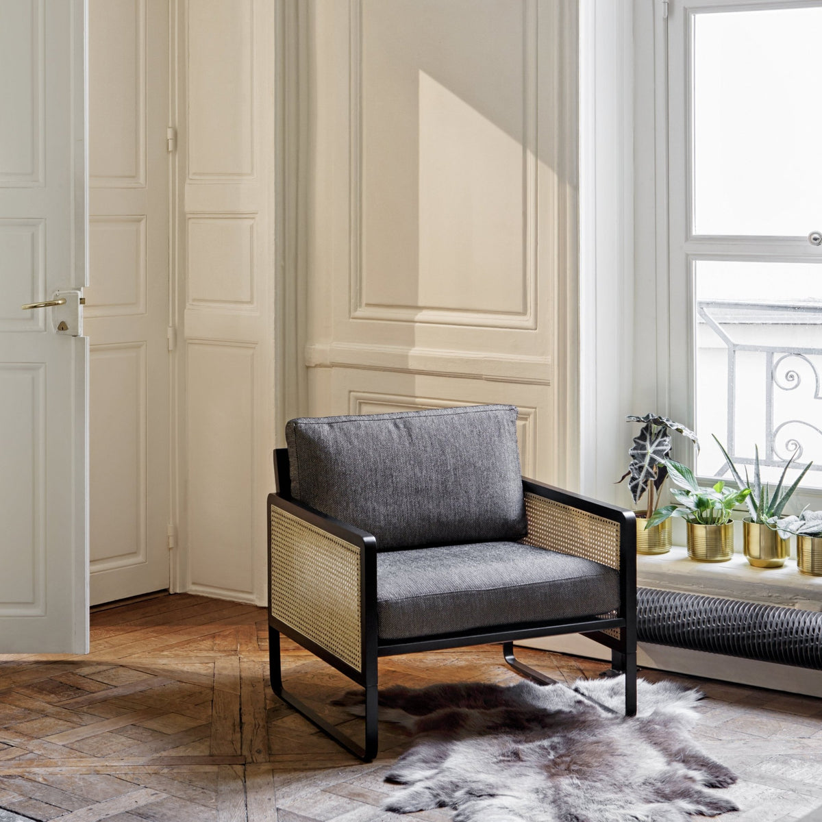 Fauteuil en velours rouge orangé Cannage - RED Edition - The Cool Republic