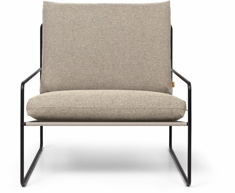 Fauteuil extérieur sable et métal noir Desert - Ferm Living - The Cool Republic
