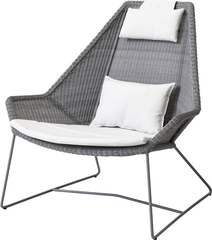 Fauteuil gris avec coussins blancs Breeze Highback - Cane - Line - The Cool Republic