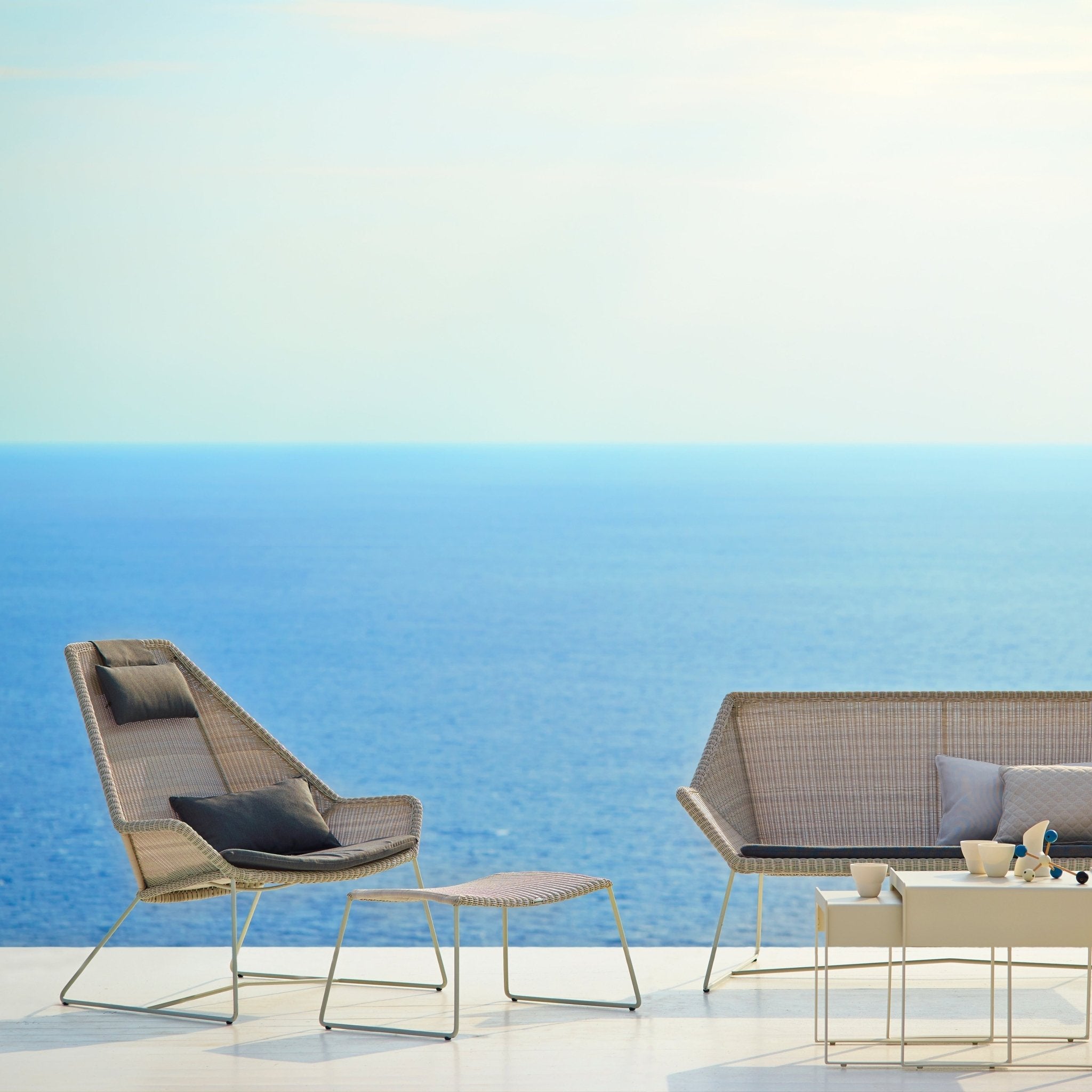 Fauteuil gris avec coussins gris Highback - Cane-Line - The Cool Republic