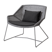 Fauteuil gris avec coussins noirs Breeze lounge - Cane-Line - The Cool Republic